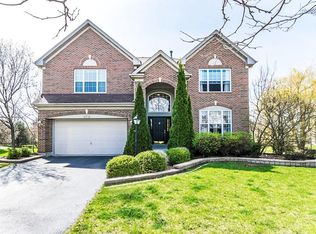 4718 Windridge Ct, Carpentersville, IL 60110