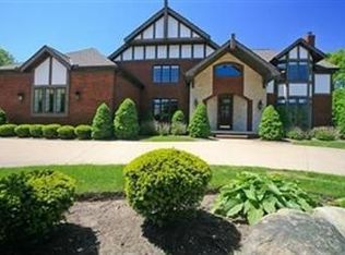 490 N Applecross Rd, Cleveland, OH 44143