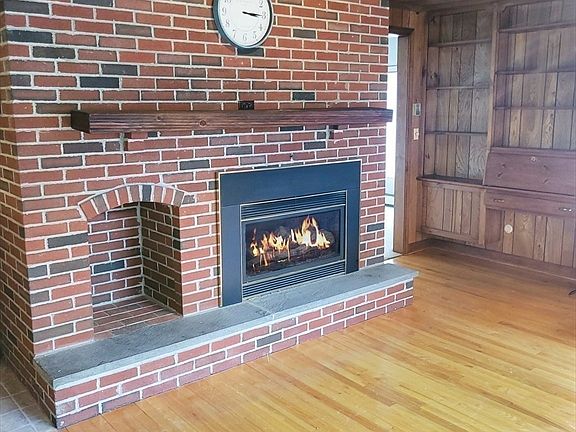 3rd image of 125 George St