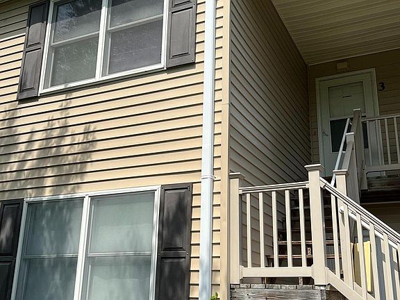 4th image of 33622 Briar Ct N Unit J3