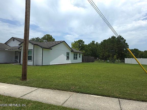 3rd image of 1928 FARM Way
