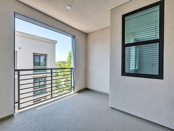 5th image of 320 N Euclid Ave #431