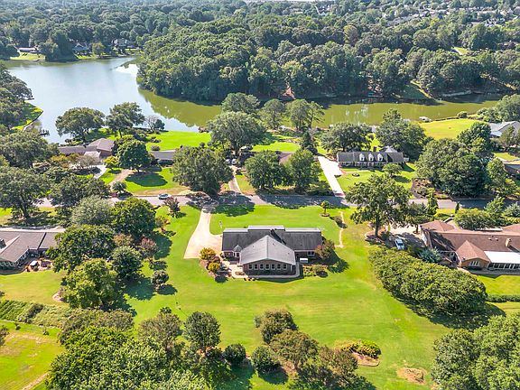 5th image of 113 Twin Lakes Dr