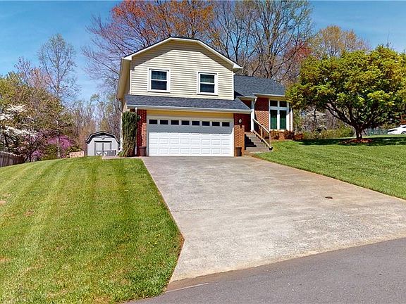 3rd image of 713 Old Barn Cir