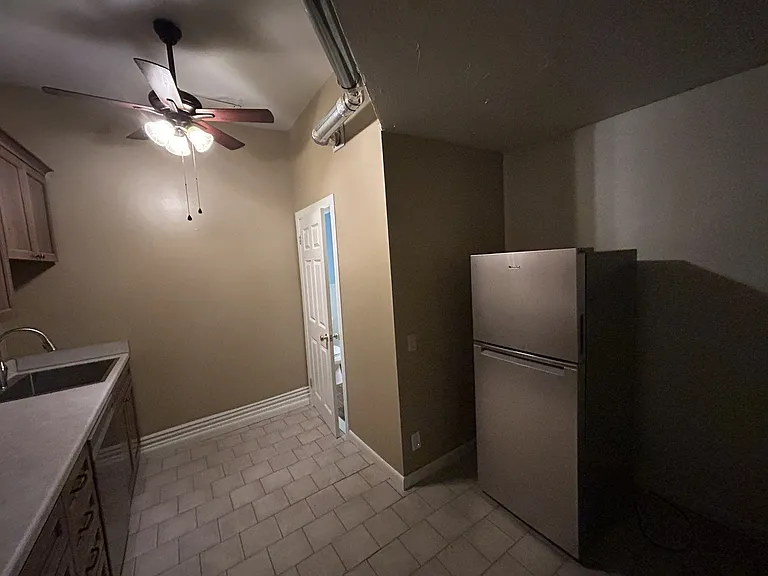 628 S Rose St — Photo 7