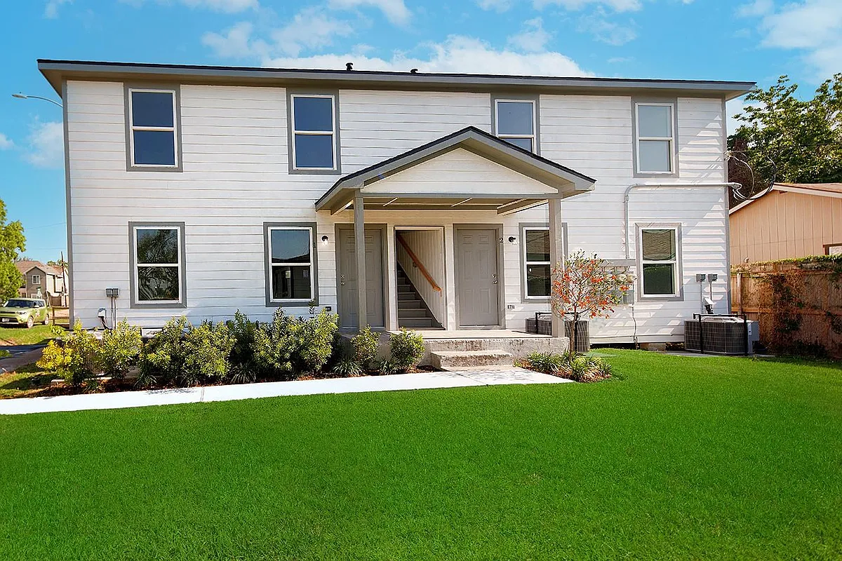 Building Photo - 4903 Noble St #1