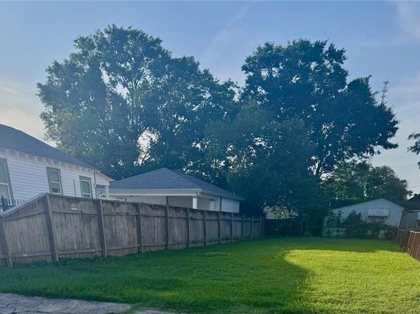 1119 9th St, Gretna, LA 70053
