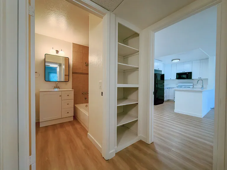 Laurel Canyon Place — Photo 8