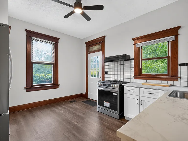 1439 S High St — Photo 12