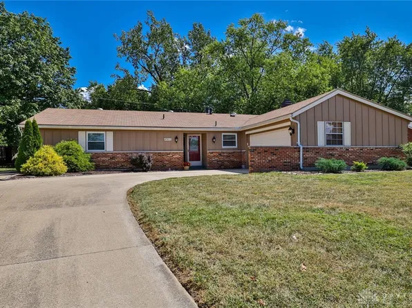 4955 Pennswood Dr, Huber Heights, OH 45424