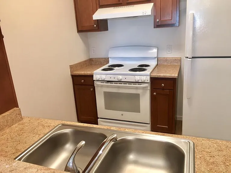 Meridian@101 Apartments — Photo 17