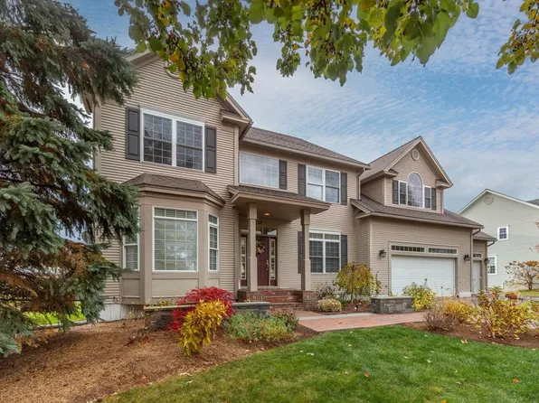 62 Crispin Drive, South Burlington, VT 05403