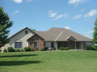 30206 Crystal Aire Dr, Grain Valley, MO 64029