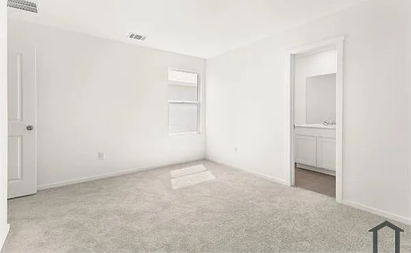 3 bed, 1189 sqft, $1,595 — Photo 2