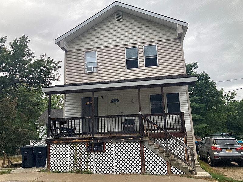137 Charles St, Saranac Lake, NY 12983 Zillow