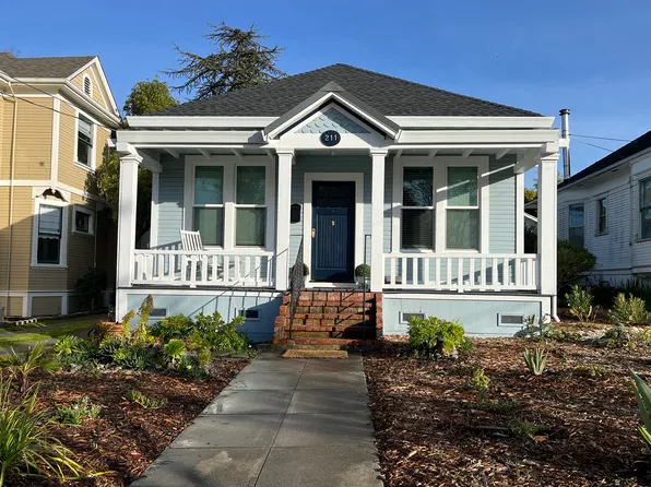 211 Bassett St, Petaluma, CA 94952
