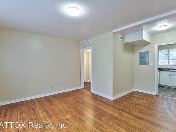 3rd image of 648 E Park Ave APT 21