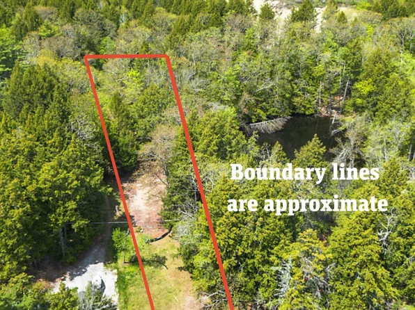 100 N Shore Drive, Limerick, ME 04048