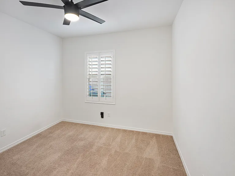 4590 W Foldwing Dr — Photo 17