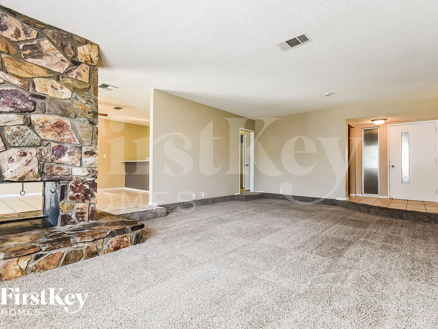3 bed, 2.0 bath, 2171 sqft, $2,515 — Photo 4