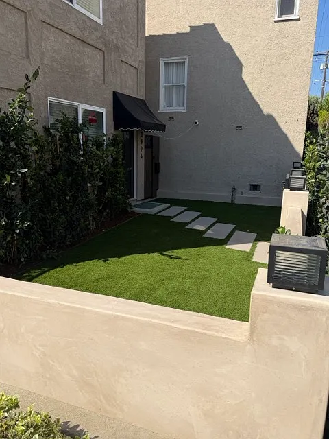 2 bed, 2.5 bath, 1200 sqft, $4,200 — Photo 3