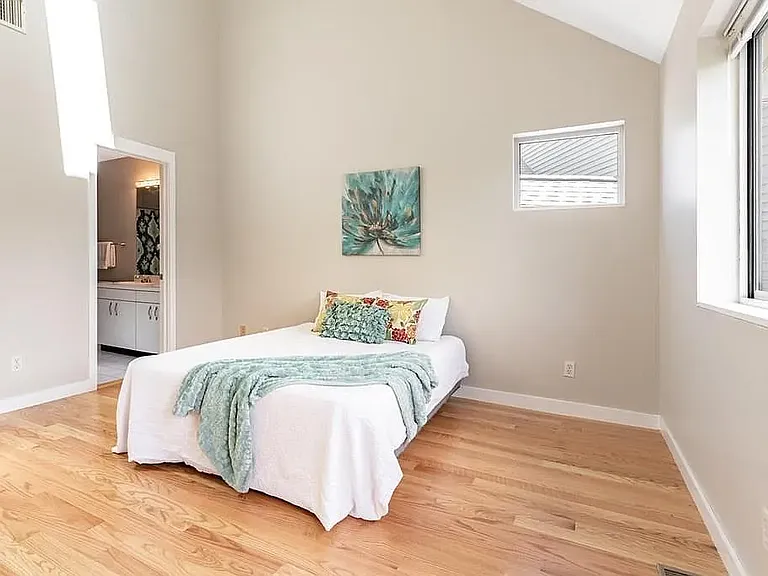 20 Ship Ave #6 — Photo 2