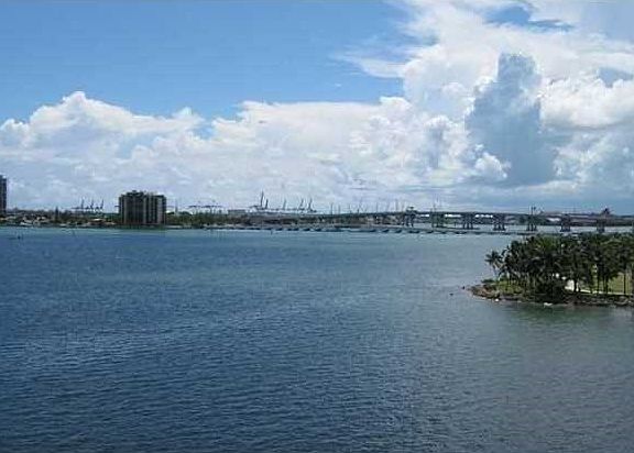 4th image of 2121 N Bayshore Dr APT 604