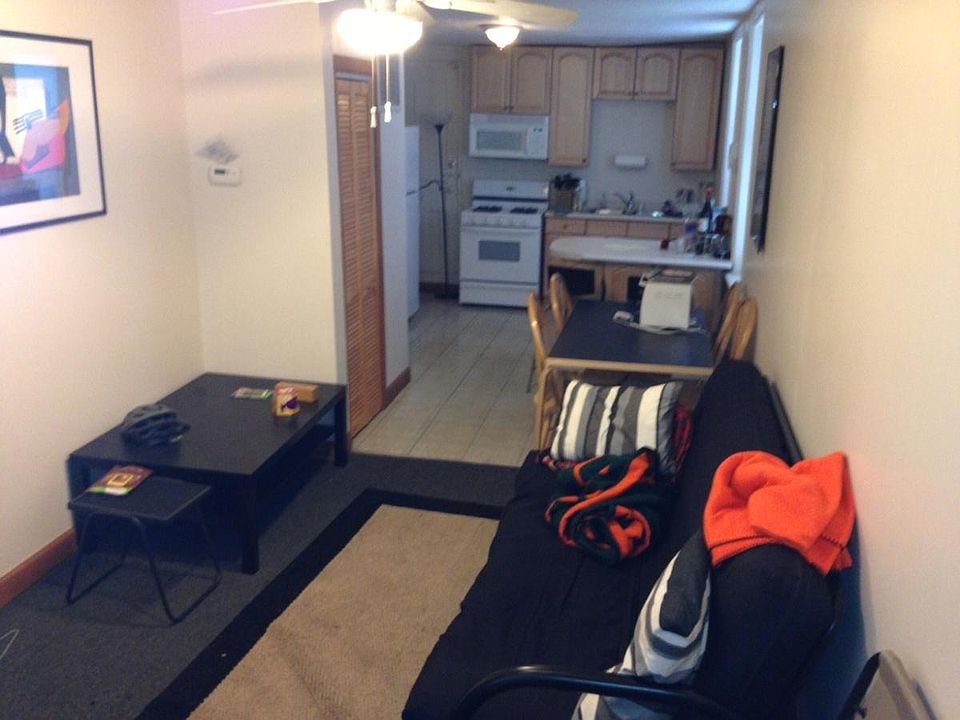 2nd image of 1416 W Henderson St APT 1R