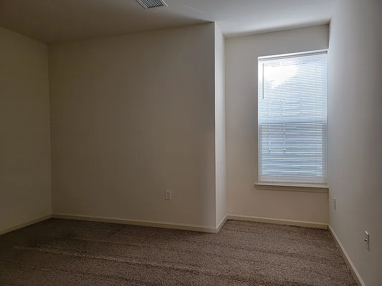 Holly Tree Apartments — Photo 53