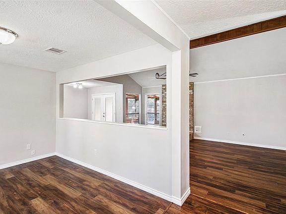 5th image of 731 Pickford Dr