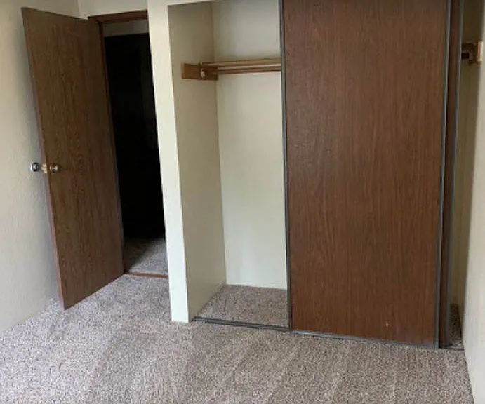 KINGSGATE MEADOWS APTS — Photo 5