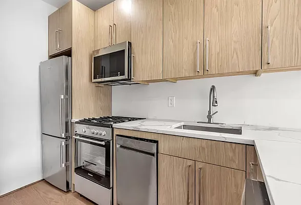 Rented by Avenues Real Estate | media 16