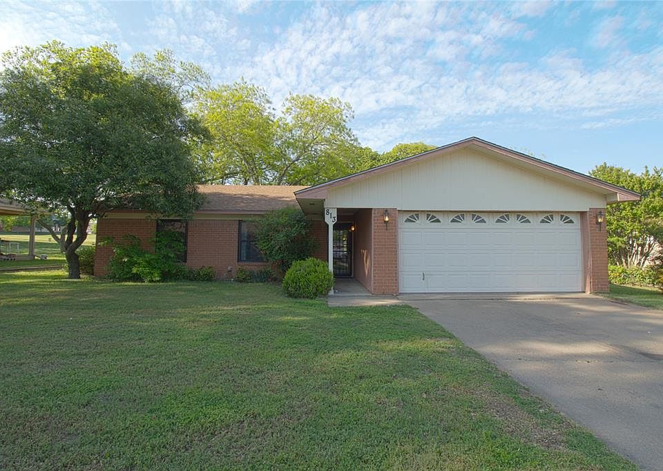 1st image of 813 Hilltop Dr