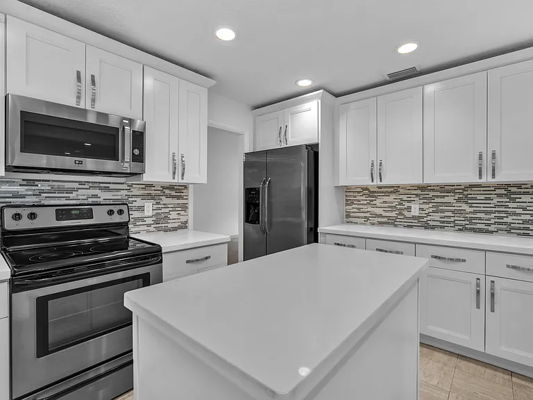 6878 Entrada Pl — Photo 7