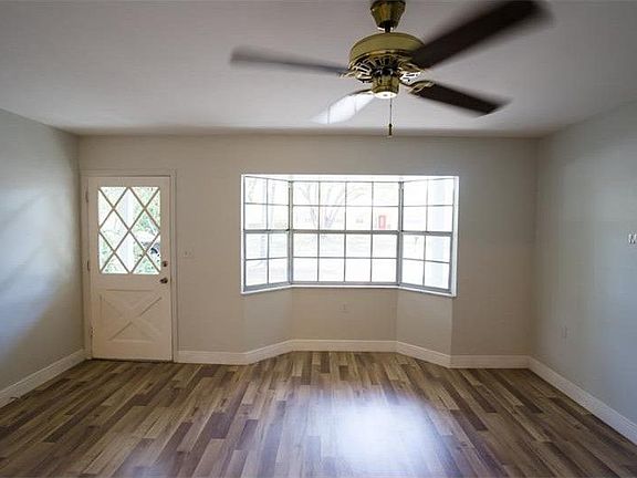 5th image of 10412 Hamner Ave