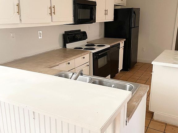 Unit B kitchen
