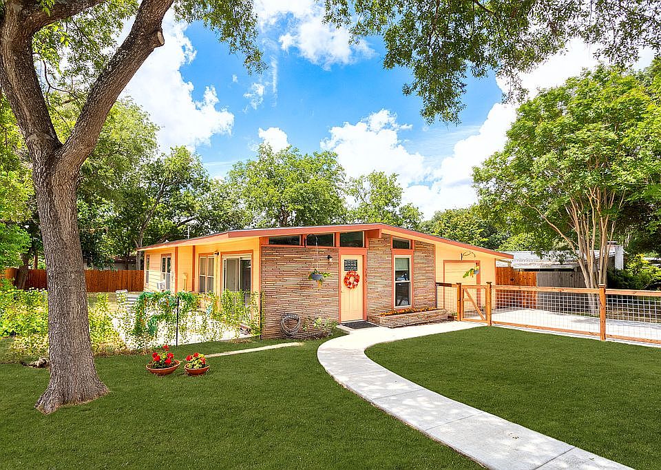 1st image of 246 Radiance Ave