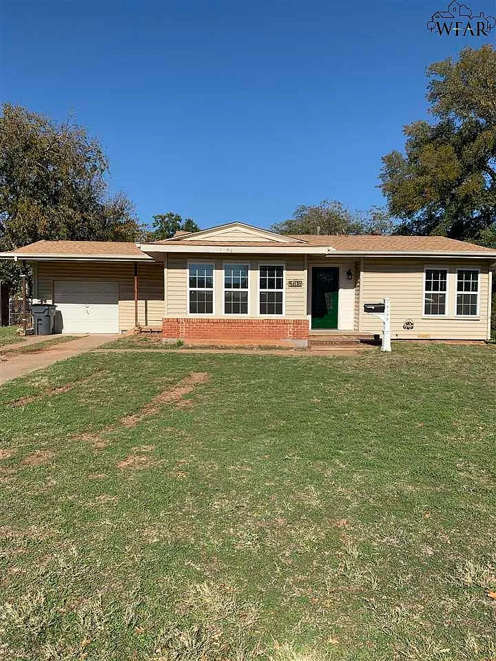 2 bed, 1.0 bath, 911 sqft, $1,375 — Photo 1