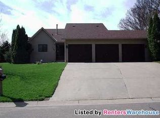 1138 Parkview Ln, Eagan, MN 55123