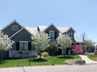 990 N Lakeshore Dr, Lincoln, NE 68528