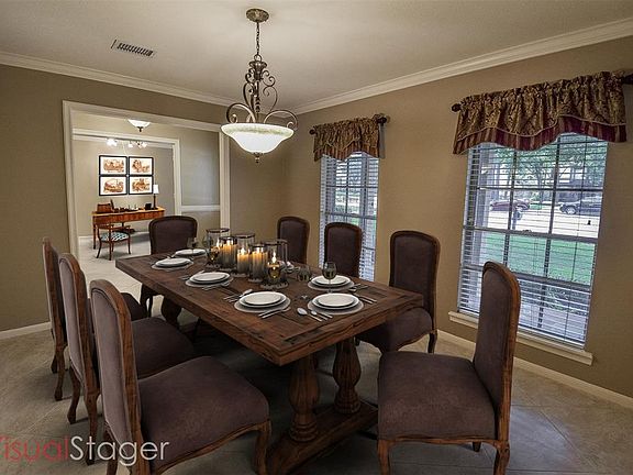Virtually staged dining room