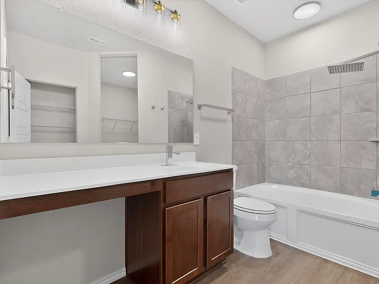 3038 Laguna Clfs — Photo 8
