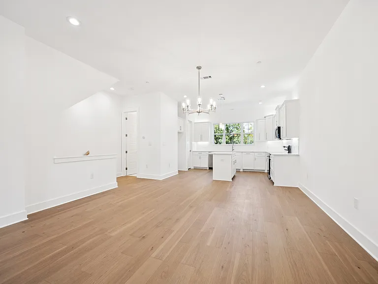 262 Harris St — Photo 9