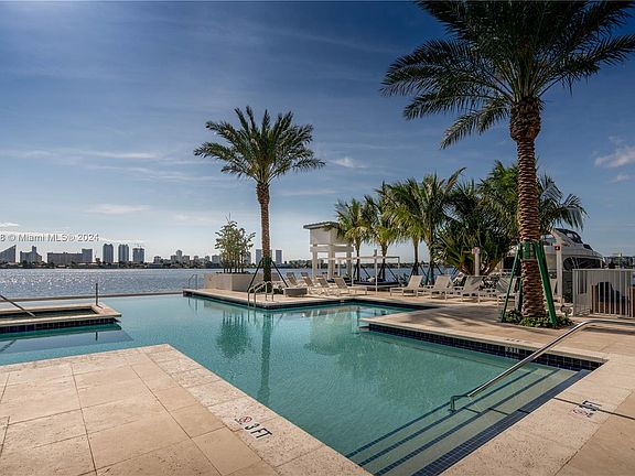 5th image of 17301 Biscayne Blvd APT 1902