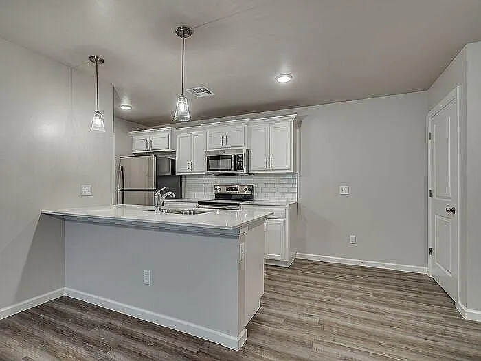 12026 Rhya Ln — Photo 7