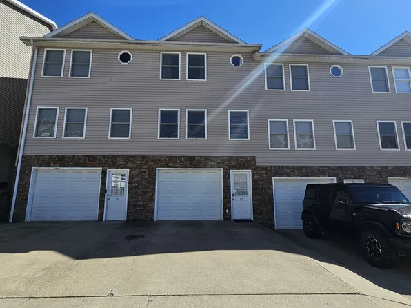 12 Lewis Lndg, Morgantown, WV 26505