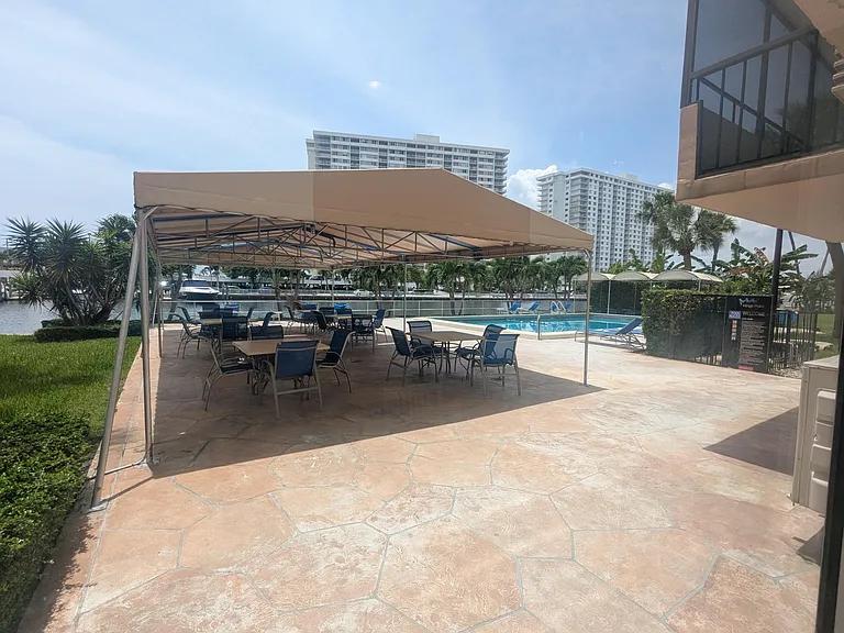 220 Kings Point Dr #501 — Photo 21