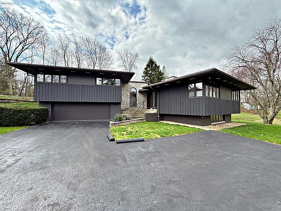 3rd image of 35 Willow Ct