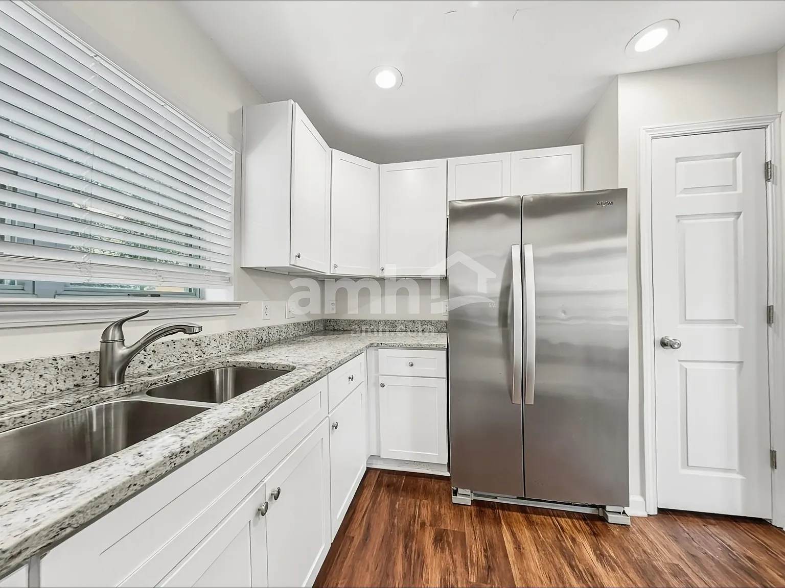 4 bed, 2.5 bath, 1664 sqft, $2,280 — Photo 4
