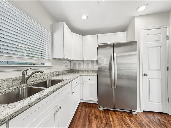 4th image of 120 Rocking Horse Ln